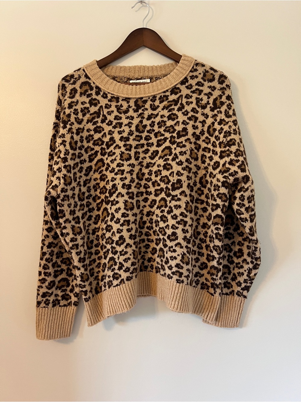 American Eagle Sweater Women's Medium Tan Leopard Print Crewneck Knit